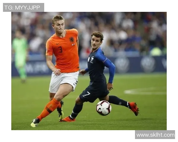 巴萨与尤文图斯对决官方海报发布引发球迷热议