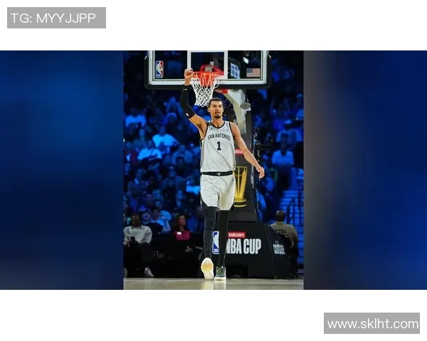 文班亚马新赛季表现抢眼场均20分10篮板3盖帽实力领跑最佳新秀竞争 文班亚马新赛季表现抢眼场均20分10篮板3盖帽实力领跑最佳新秀竞争