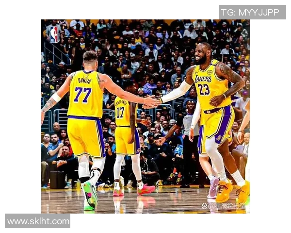 快船对决湖人篮球303精彩赛事回顾与分析 快船对决湖人篮球303精彩赛事回顾与分析