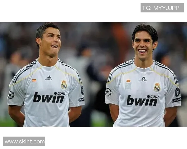 马丁内斯的传奇之路:从草根到世界足球舞台的辉煌历程 马丁内斯的传奇之路:从草根到世界足球舞台的辉煌历程