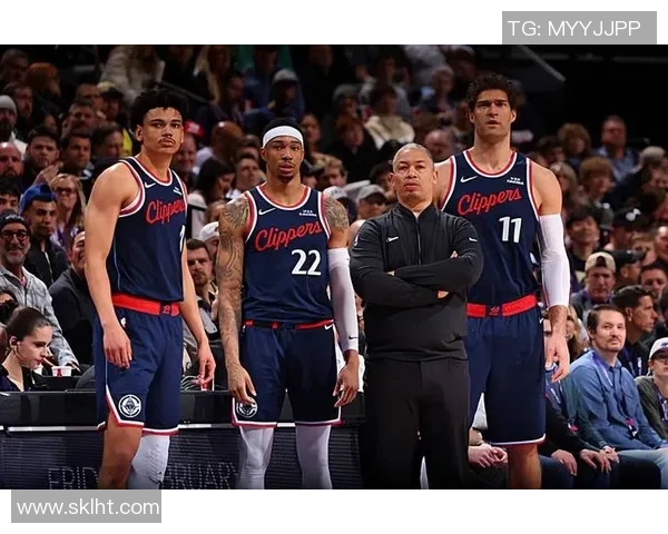 2015年NBA季后赛火箭对决快船的经典对抗与激烈战局回顾