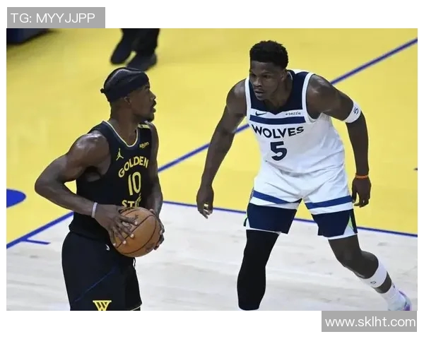 勇士队与尼克斯队激战正酣球迷期待精彩对决与惊喜表现