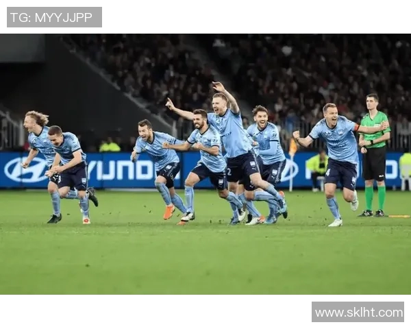 墨尔本胜利与悉尼FC激战正酣期待精彩对决的足球盛宴 墨尔本胜利与悉尼FC激战正酣期待精彩对决的足球盛宴