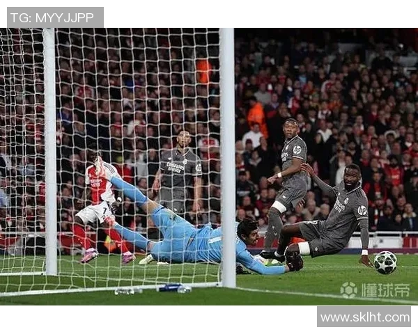 库尔图瓦:守护球门的铁血战士与传奇门将的成长之路 库尔图瓦:守护球门的铁血战士与传奇门将的成长之路