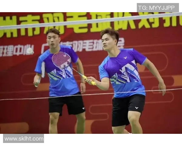 南京羽毛球队与武汉羽毛球队赛后复盘团队协作分析与经验分享